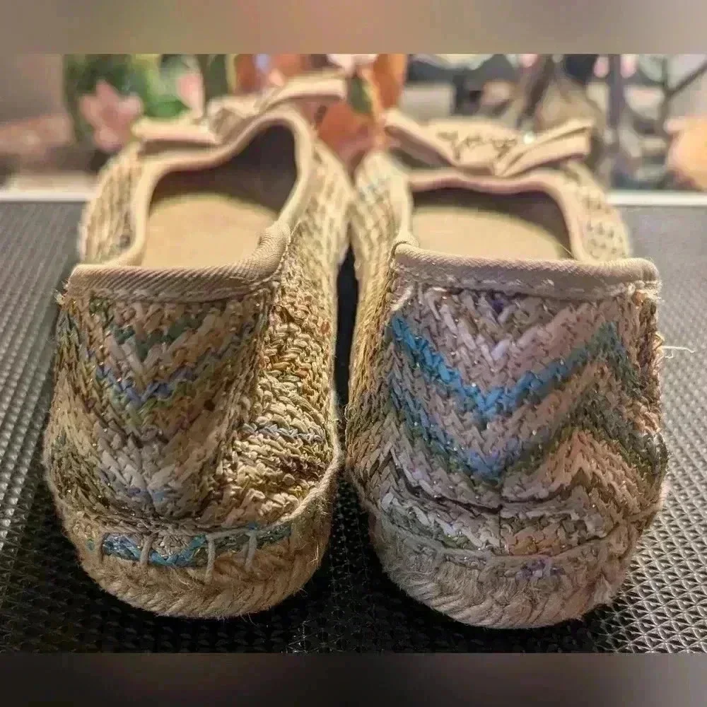 Vera Wang Jeweled Espadrilles Size 8M
